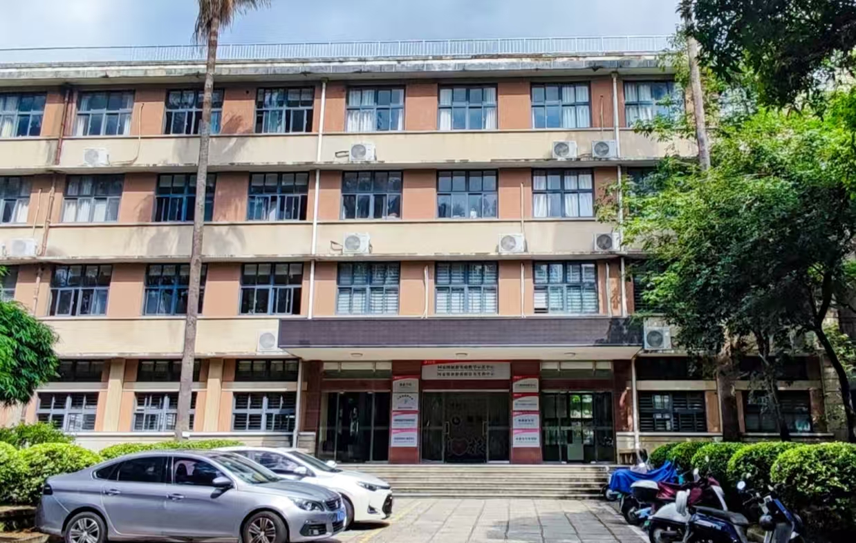 旅游学院